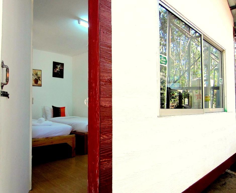 Golden Teak Homestay Mae Rim Buitenkant foto