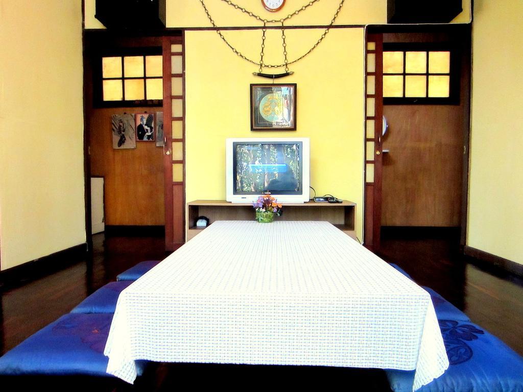 Golden Teak Homestay Mae Rim Buitenkant foto