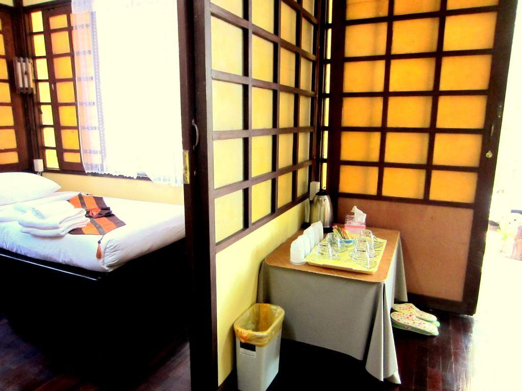 Golden Teak Homestay Mae Rim Buitenkant foto