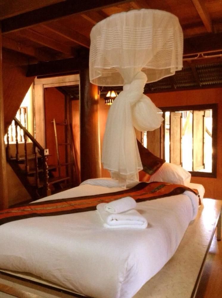 Golden Teak Homestay Mae Rim Buitenkant foto