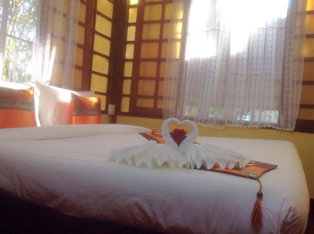 Golden Teak Homestay Mae Rim Buitenkant foto