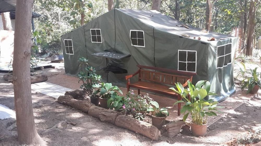 Golden Teak Homestay Mae Rim Buitenkant foto
