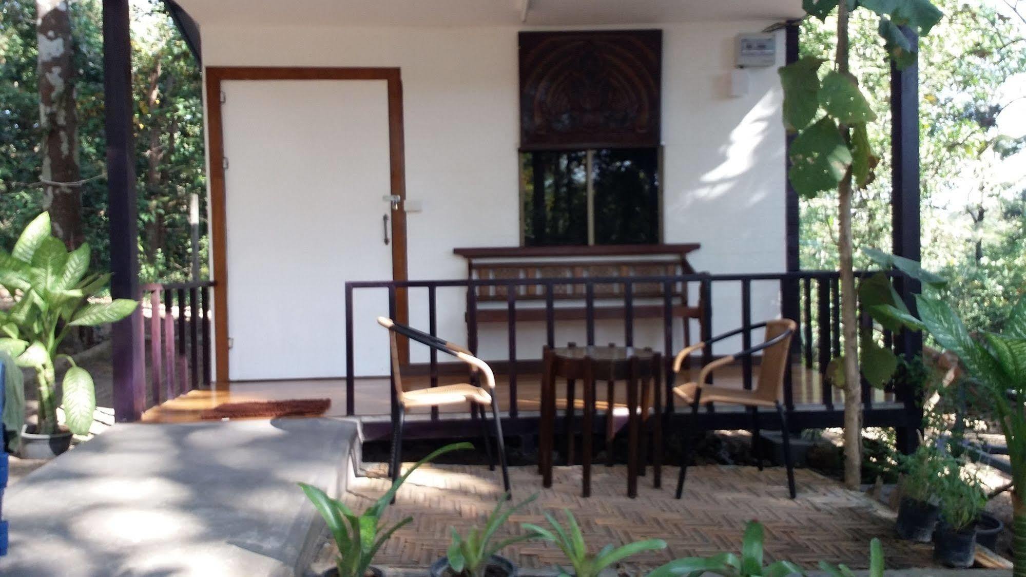 Golden Teak Homestay Mae Rim Buitenkant foto